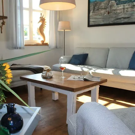 Ferienhaus Direkt Am Wasser F Hébergement de vacances