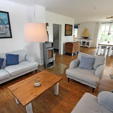 Ferienhaus Direkt Am Wasser F Hébergement de vacances